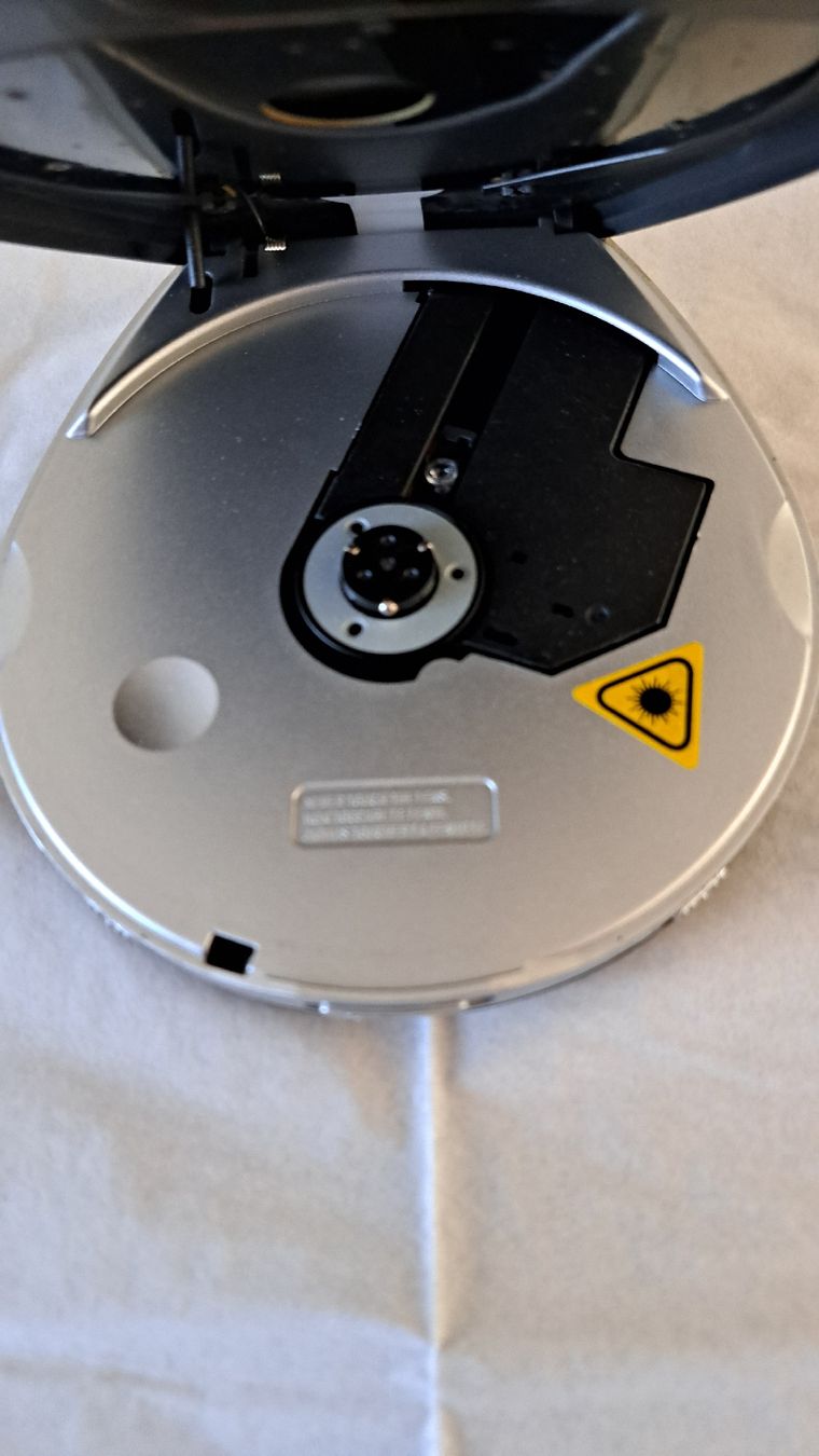 Lecteur media portable: Discman - CD Player – D'occasion à Winterthur par ml2_58mm 1