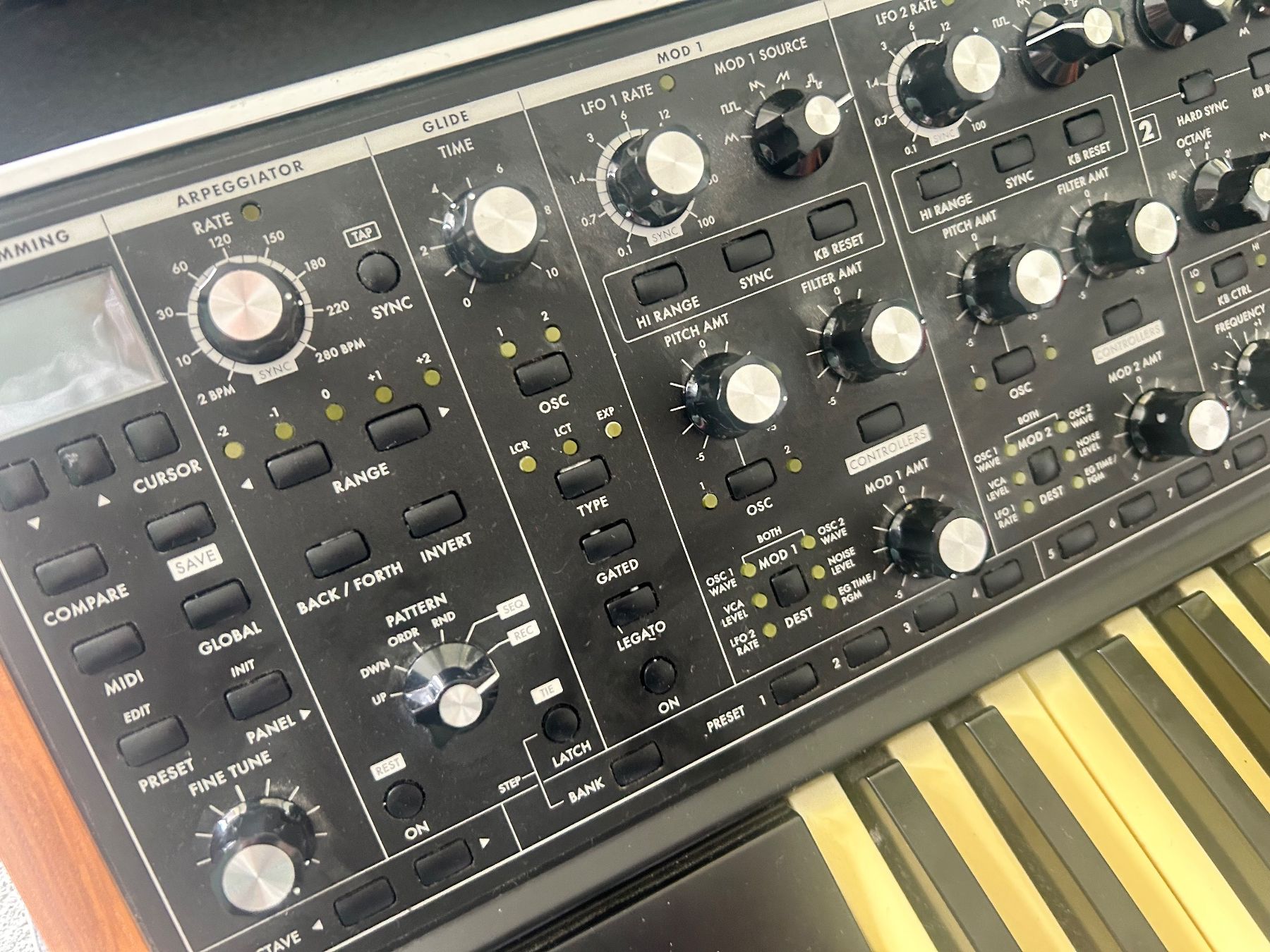 Moog Strumenti musicali: Moog Sub 37 – Bob Moog Tribute Edition | mit Hardcase – Usato da Bern venduto da yanmosi 1