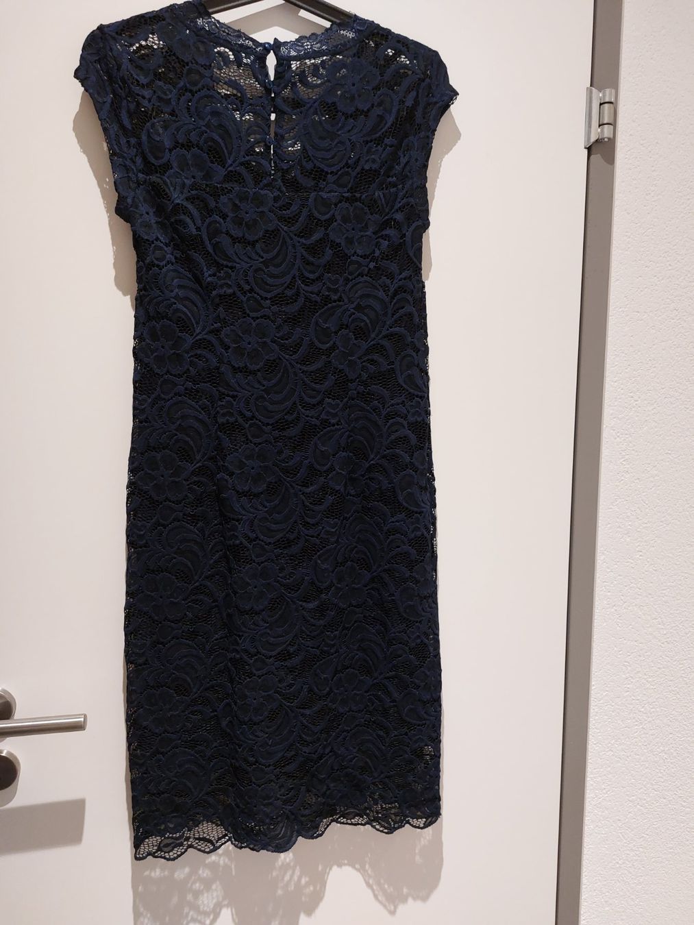 Mamalicious Vestiti: Festliches Schwangerschafts-Spitzenkleid – Usato da Rotkreuz venduto da Viomia 1
