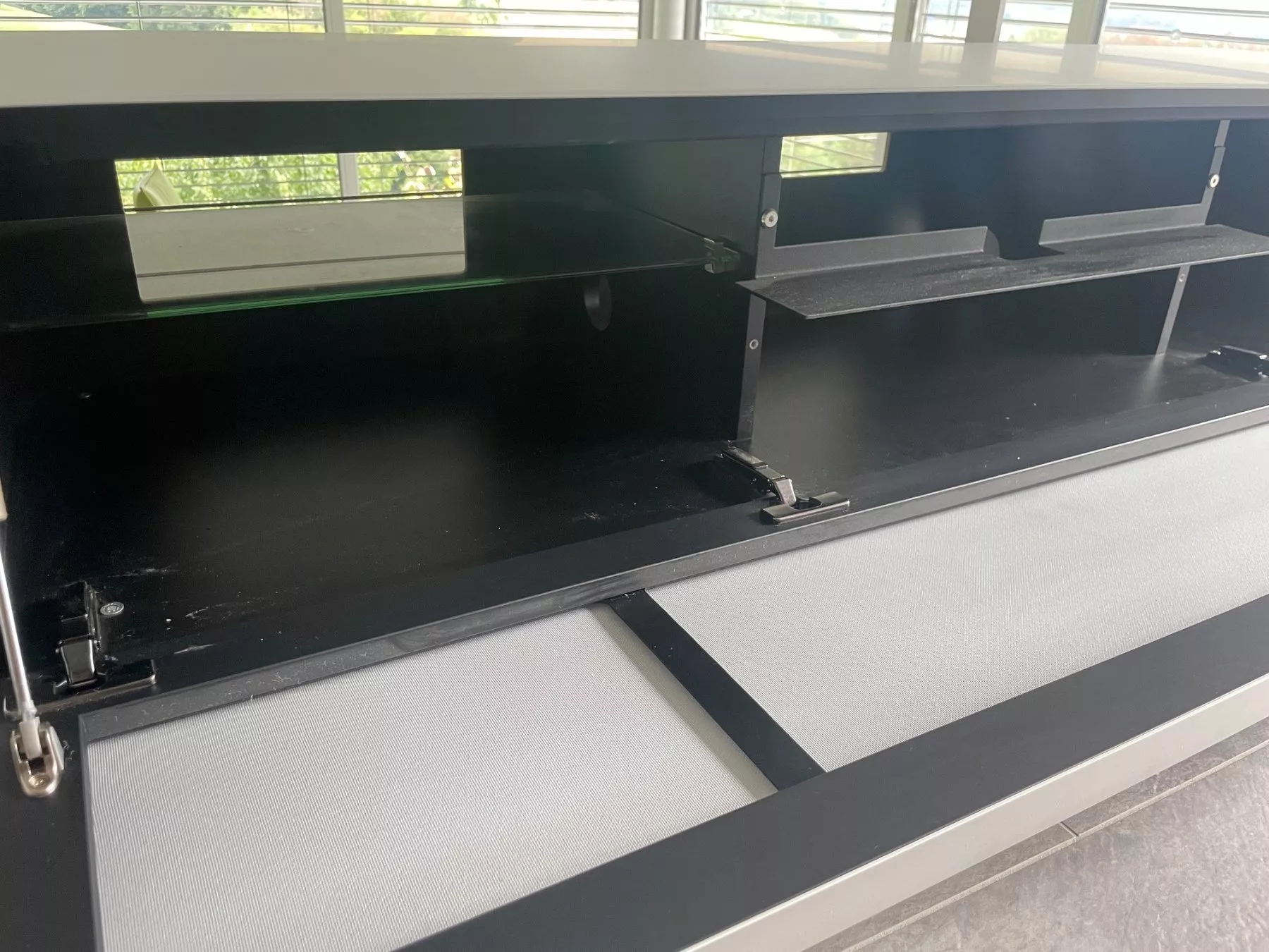 Spectral Mobili TV: TV-Möbel Spectral Scala – Usato da Utzigen venduto da Dkilcher1 4