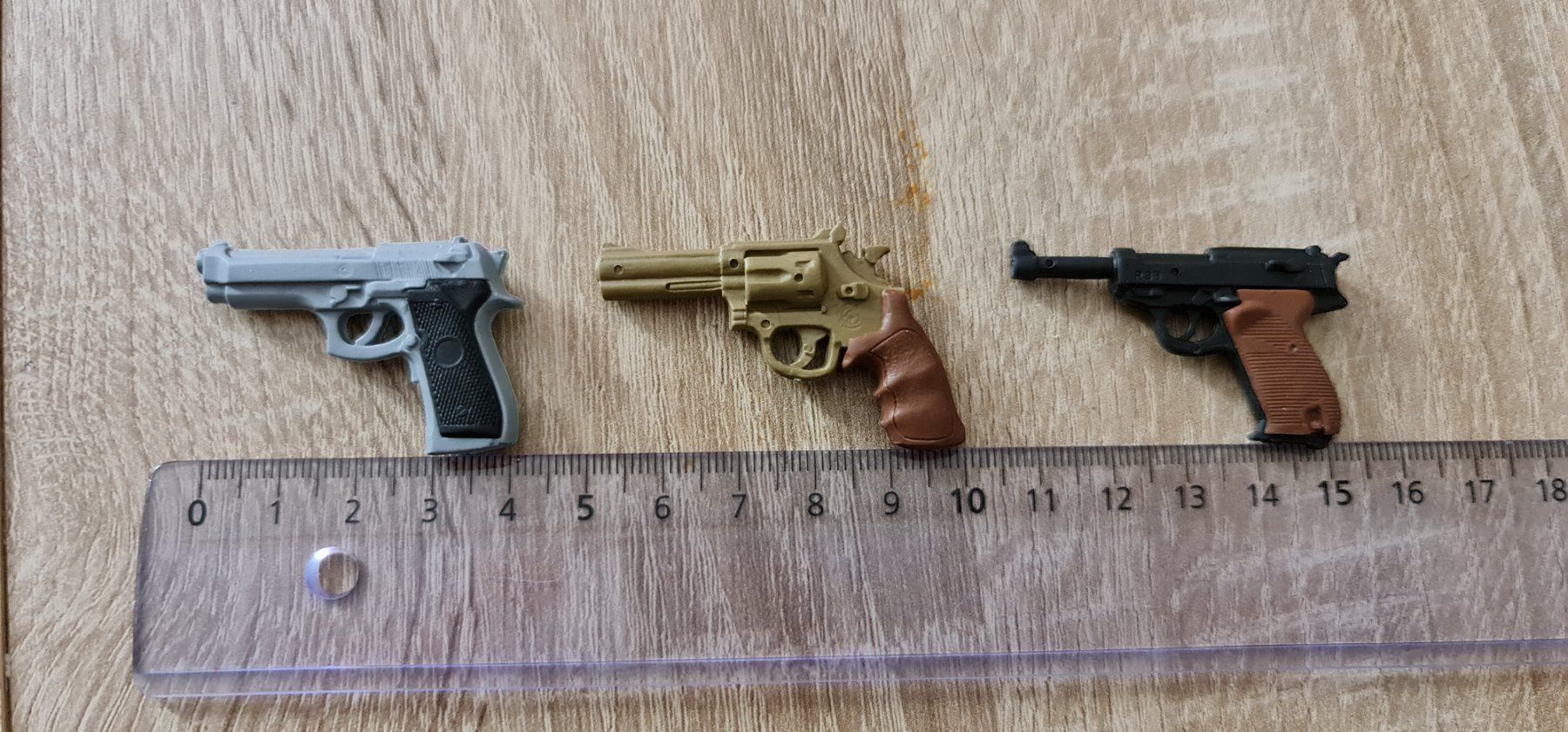 Matite, matite colorate & gessi: 3stk Radiergummi S&W Beretta P38 Pistole – Nuovo e nell'imballaggio originale da Effretikon venduto da easyjones 1