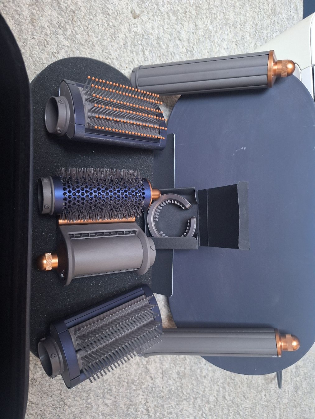 Dyson Asciugacapelli: Dyson Airwrap Coiffure styler accessoire set boîte – Usato da Tannay venduto da v1n1p00h 1