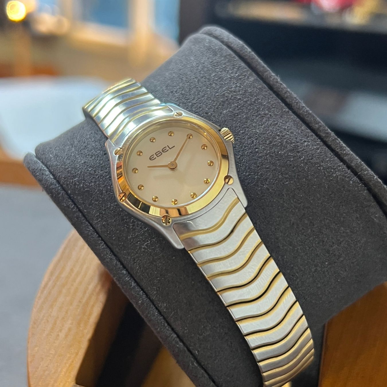Ebel Orologi: Ebel Classic Sport wave Quartz Gold Bezel E1003F11 – Usato da Carouge GE venduto da Watchaser 6