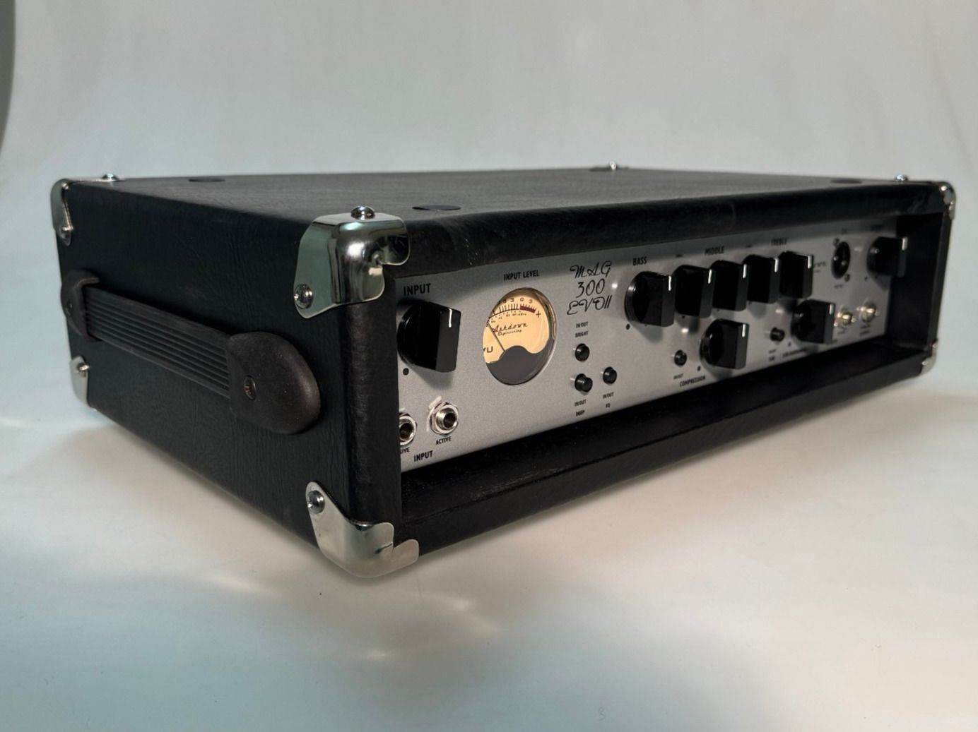 Verstärker: Bassverstärker ASHDOWN MAG-300 Head – Neu und originalverpackt aus Schaffhausen von outlet-music 2