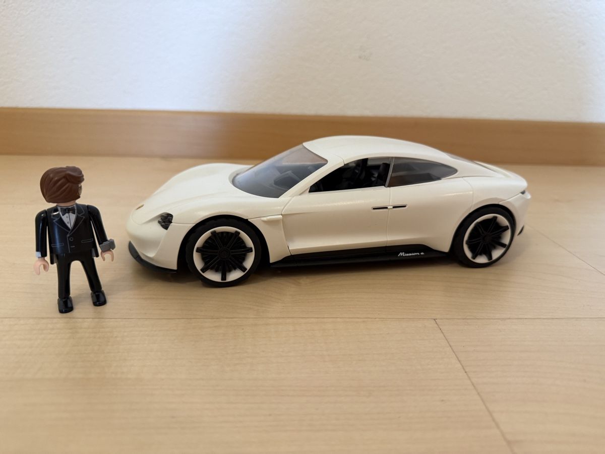 Playmobil Giocattoli: Playmobil Porsche Mission E – Usato da Kaiseraugst venduto da FlohmarktMassa 1