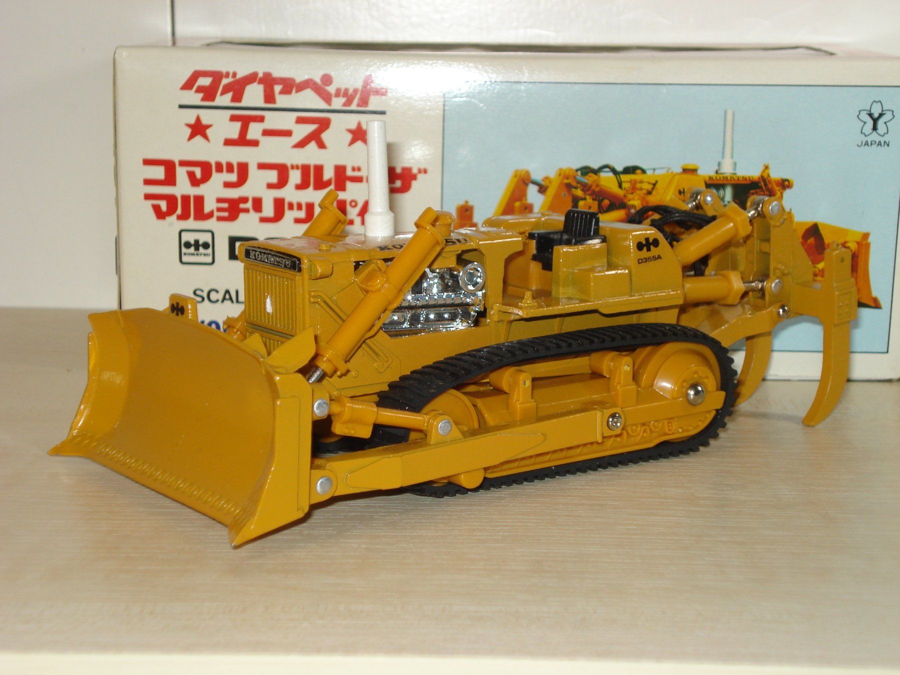 Modellbausätze & Standmodelle: KOMATSU D 355 A Bulldozer – Neu (gemäss Beschreibung) aus Mitlödi von worker04 2