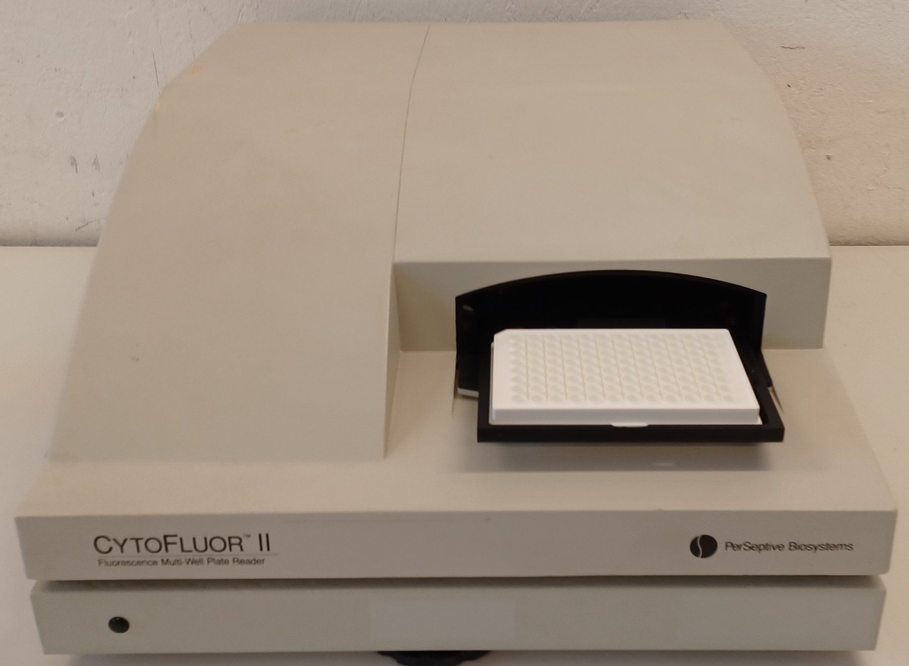 Accessori da laboratorio: PerSeptive Biosystems CytoFluor II Microplate Reader – Difettoso da Niederdorf venduto da LeptonAG_Labor 2