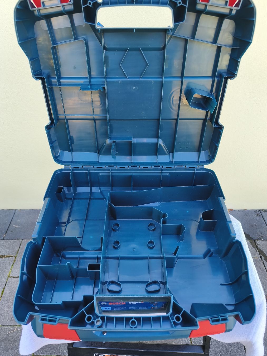Bosch Tutti gli attrezzi: Bosch Koffer LEER 2 Stück – Nuovo (secondo la descrizione) da Recherswil venduto da Sruscha58 1