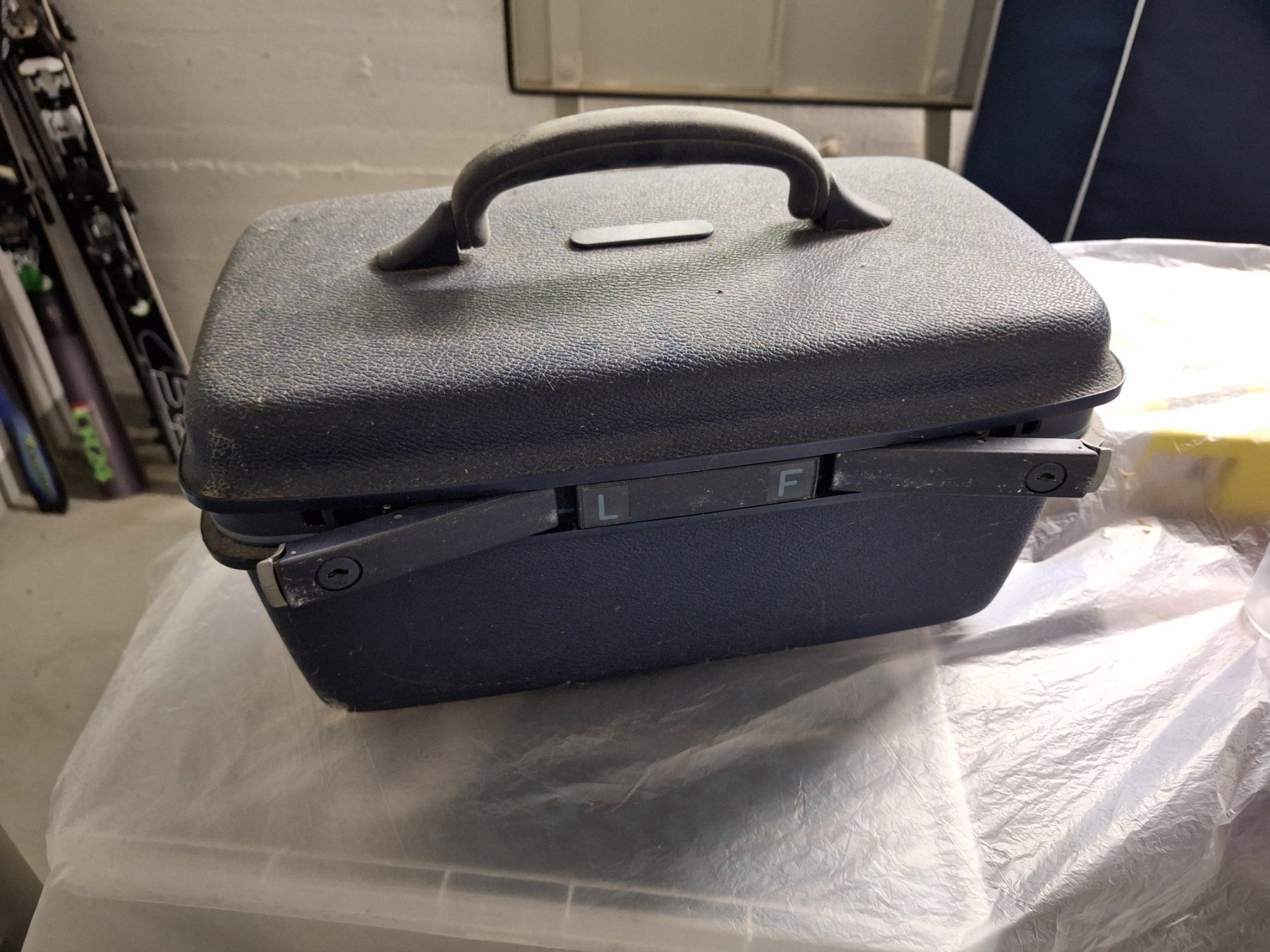 Samsonite Valigie: Beauty case – Usato da Kloten venduto da flo_r5hm 3
