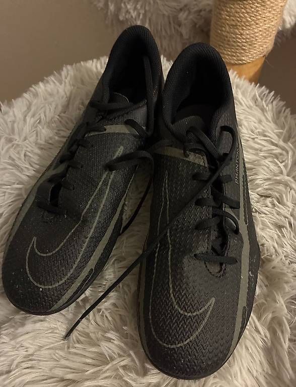 Nike Damenschuhe: Nike Phantom Fussballschuhe – Gebraucht aus Zürich von dor_596h