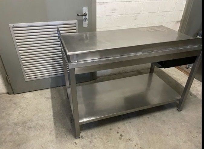 Cucine complete: Edelstahltisch – Usato da Rupperswil venduto da Tinka88 1