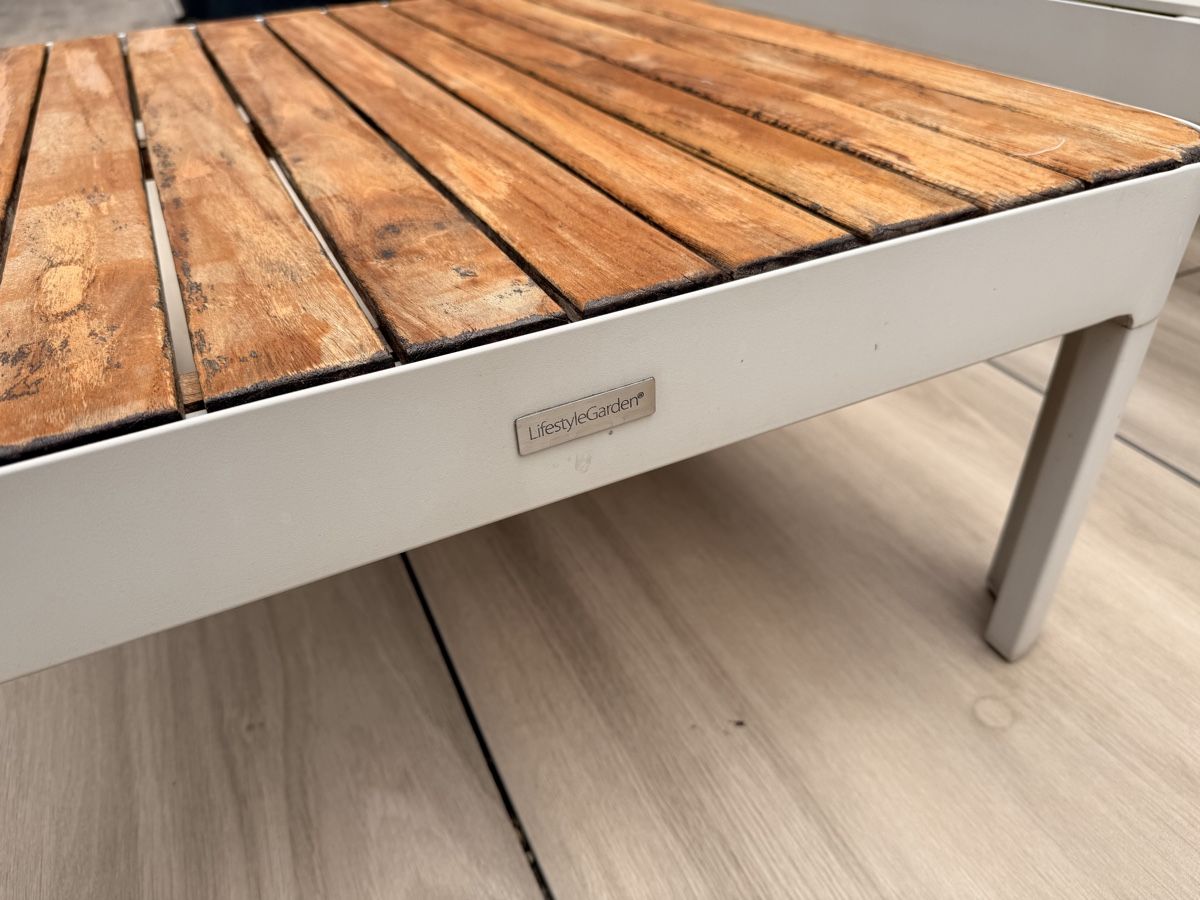Liegen & Liegestühle: Schönes Lounge Sofa und Coffee Table – Gebraucht aus Niederhasli von GNAE_ZH 3