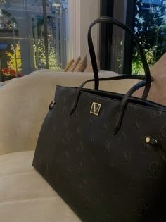Victoria's Secret Borse da donna: Sac Victoria secrets comme neuf – Nuovo (secondo la descrizione) da Martigny venduto da mim_lk7x