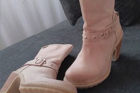 Scarpe da donna: Heisse Stiefelette Leder Grösse 35 – Usato da Grosshöchstetten venduto da ren_85b8