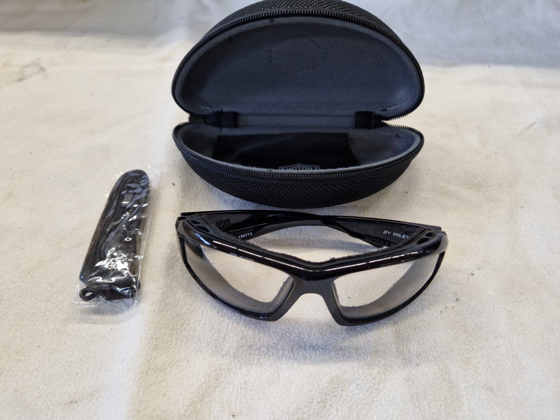 Harley-Davidson Brillen & Gläser: Harley Davidson Brille schwarz – Gebraucht aus Wädenswil von verebe