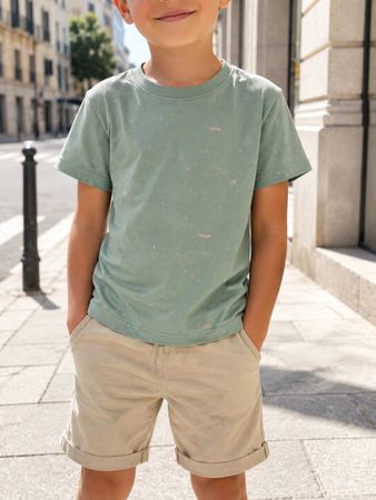 T-SHIRT ENFANT VERT À MOTIFS ROSES