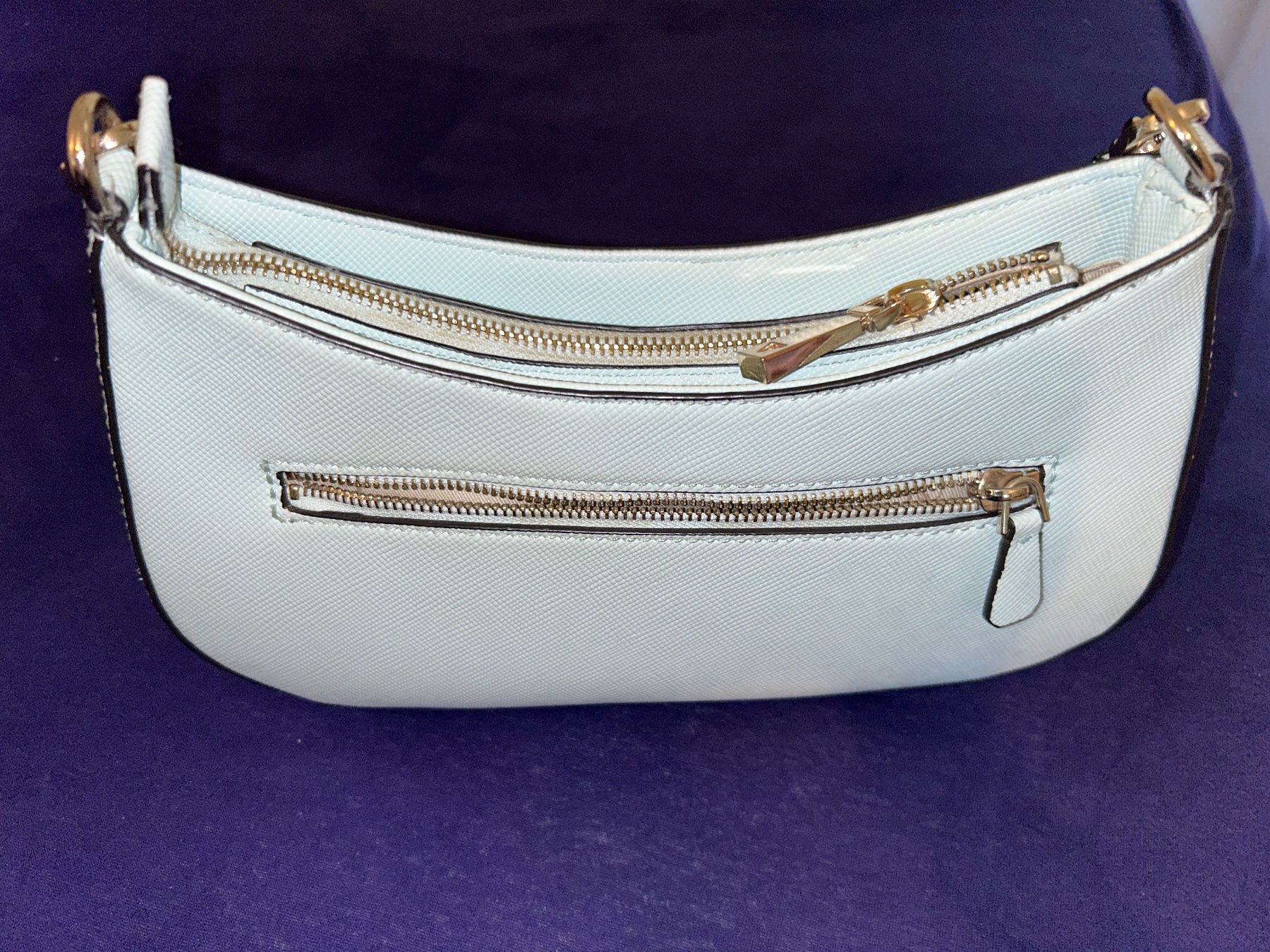 Guess Borse da donna: Guess Tasche – Usato da Laufen venduto da Jassi.quinn 2