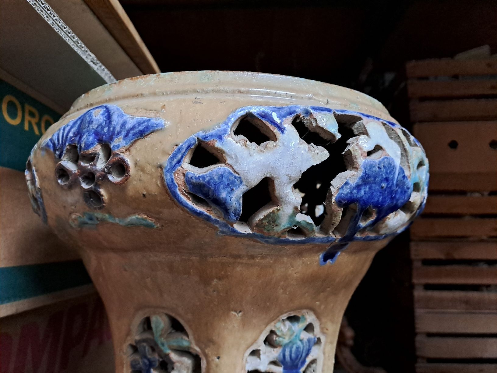 Vasi & Recipienti: 2  Cach-pot sur colonne en grés polichrome – Usato da Fribourg venduto da Cariko