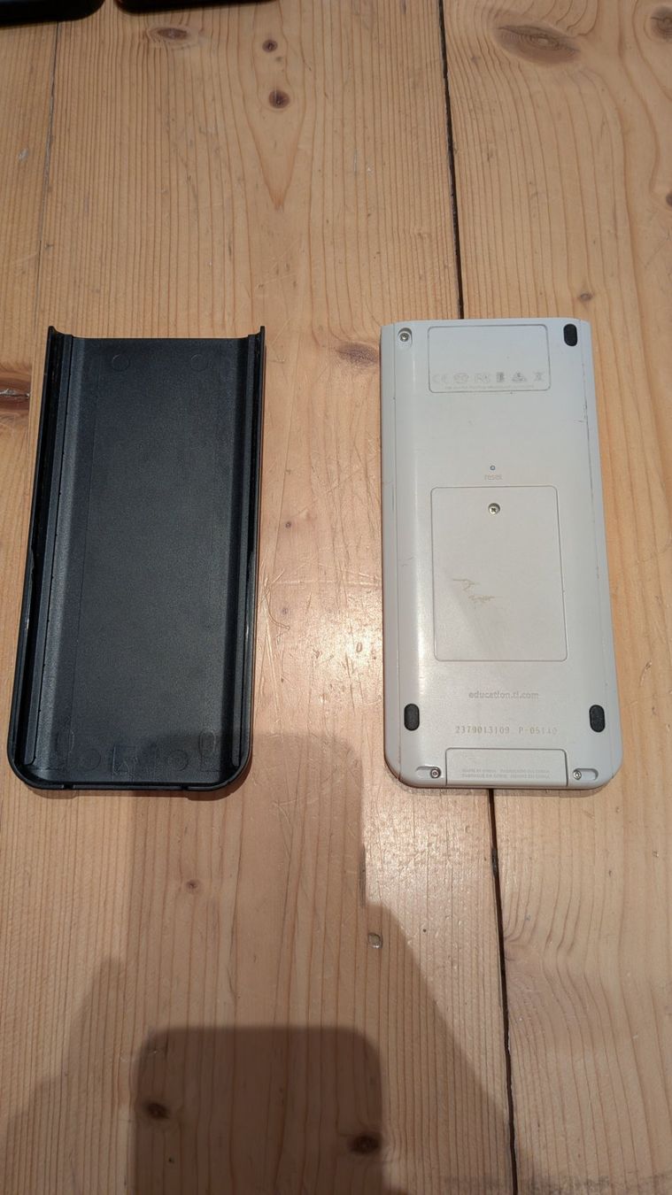 Texas Instruments Calcolatrici tascabili: Grafikrechner TI-Nspire CX – Usato da Meinisberg venduto da Pink_Panther_ 1