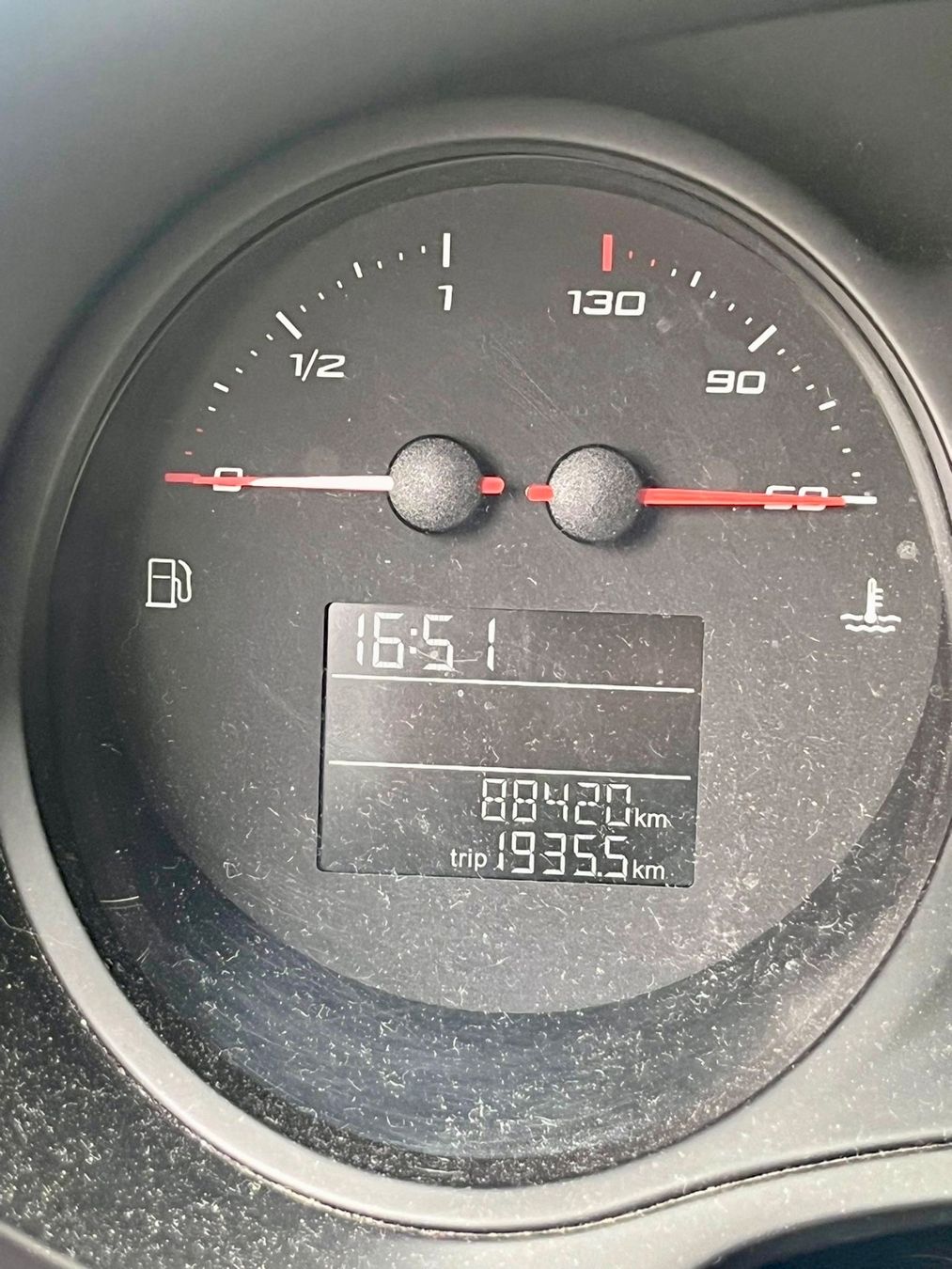 Seat Automobili: Seat Leon 1.6 TDI – Usato da Embrach venduto da Embricar 5