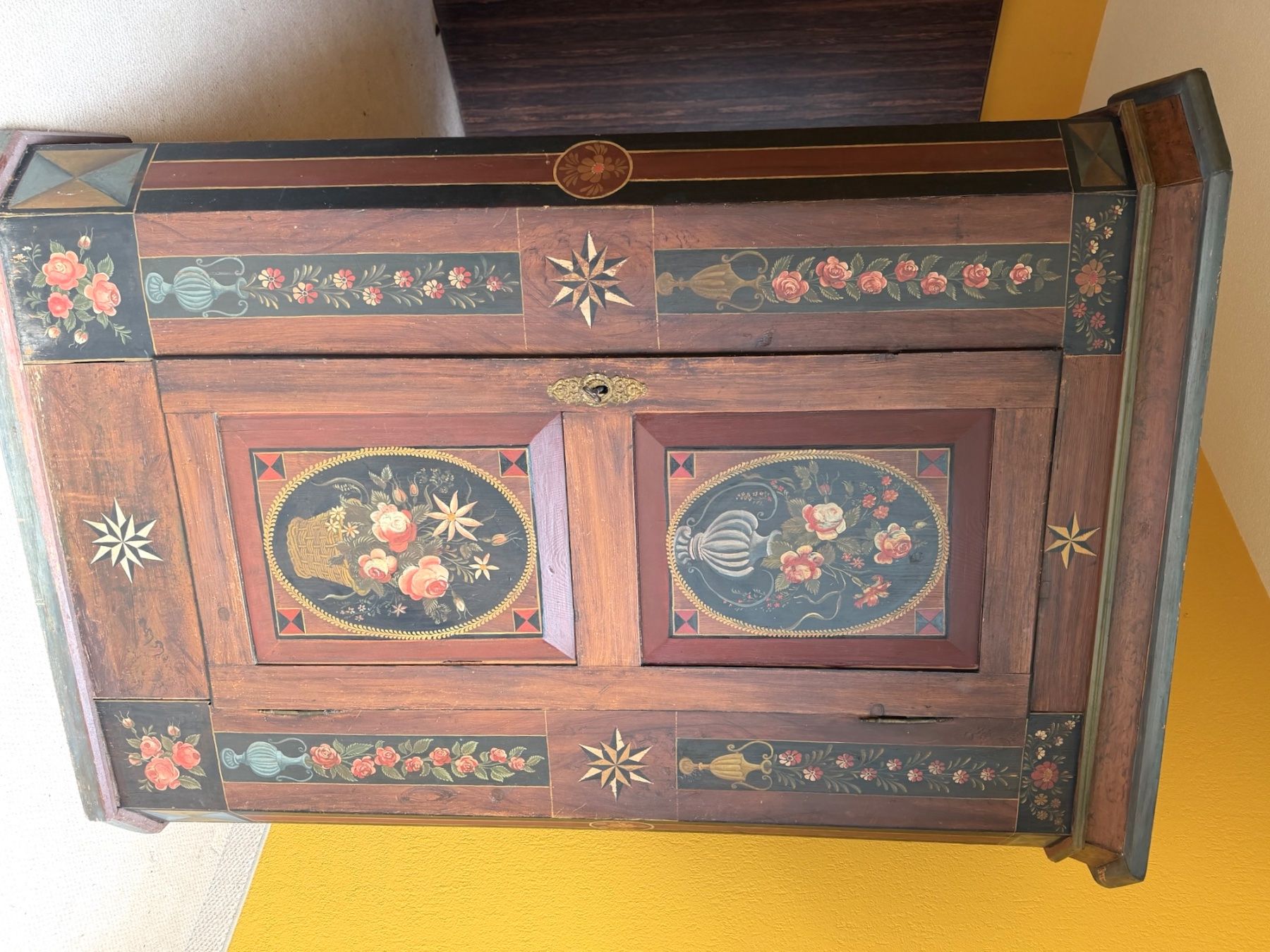Schränke: |•|  Bemalter Schrank um 1820 – Gebraucht aus Schlieren von Freundlich02