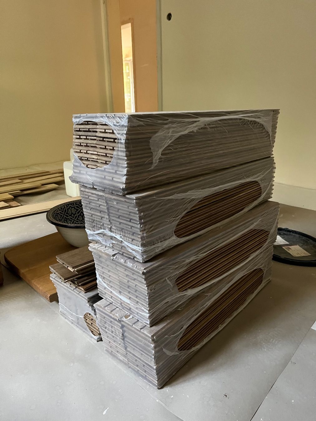 Rivestimenti per pavimenti: Wunderschöner, massiver Eichen Fischgratparkett – Nuovo e nell'imballaggio originale da Bern venduto da ph05t455 2