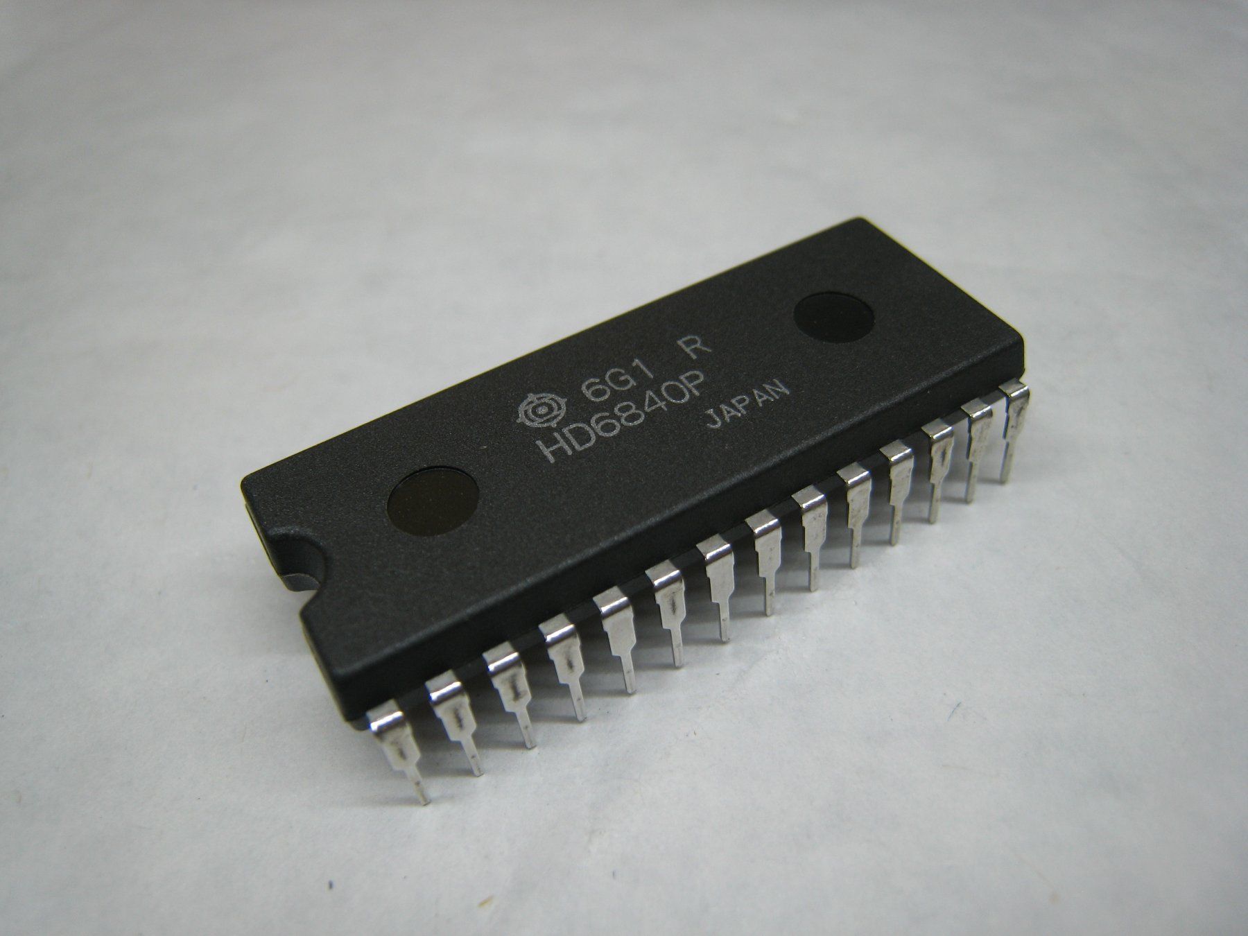 Elektronikbauteile: ***** MC6840P or HD6840P : Programmable Timer Module (PTM) – Neu und originalverpackt aus Villaz-St-Pierre von Ubid