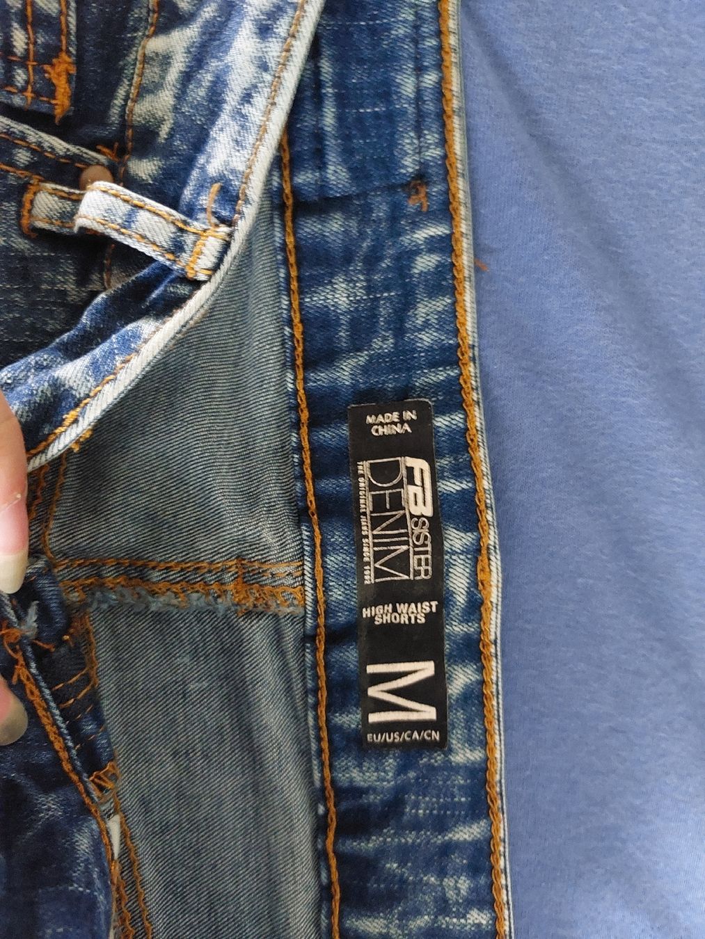 Jeans: Jeansshorts distressed Grösse M   – Neuf avec emballage d'origine à Gwatt (Thun) par B.D.999 1