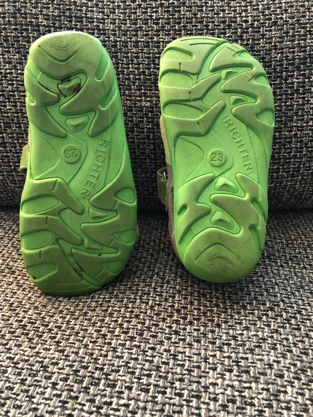 Scarpe per ragazzi: Kinder Schuhe, Sandalen Gr. 23 – Usato da Langnau am Albis venduto da snla_scc9 2