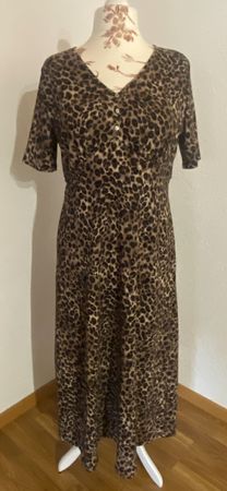 Magnifique longue robe fluide motifs Léopard taille 42