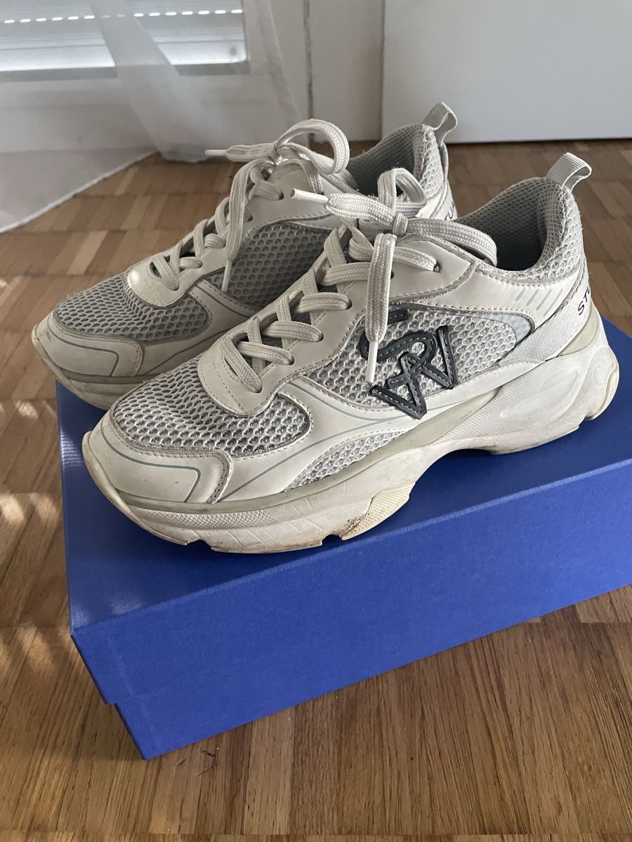 Stuart Weitzman Scarpe da donna: Stuart Weitzman Sneakers Gr.38 – Usato da Zürich venduto da ocimen 2