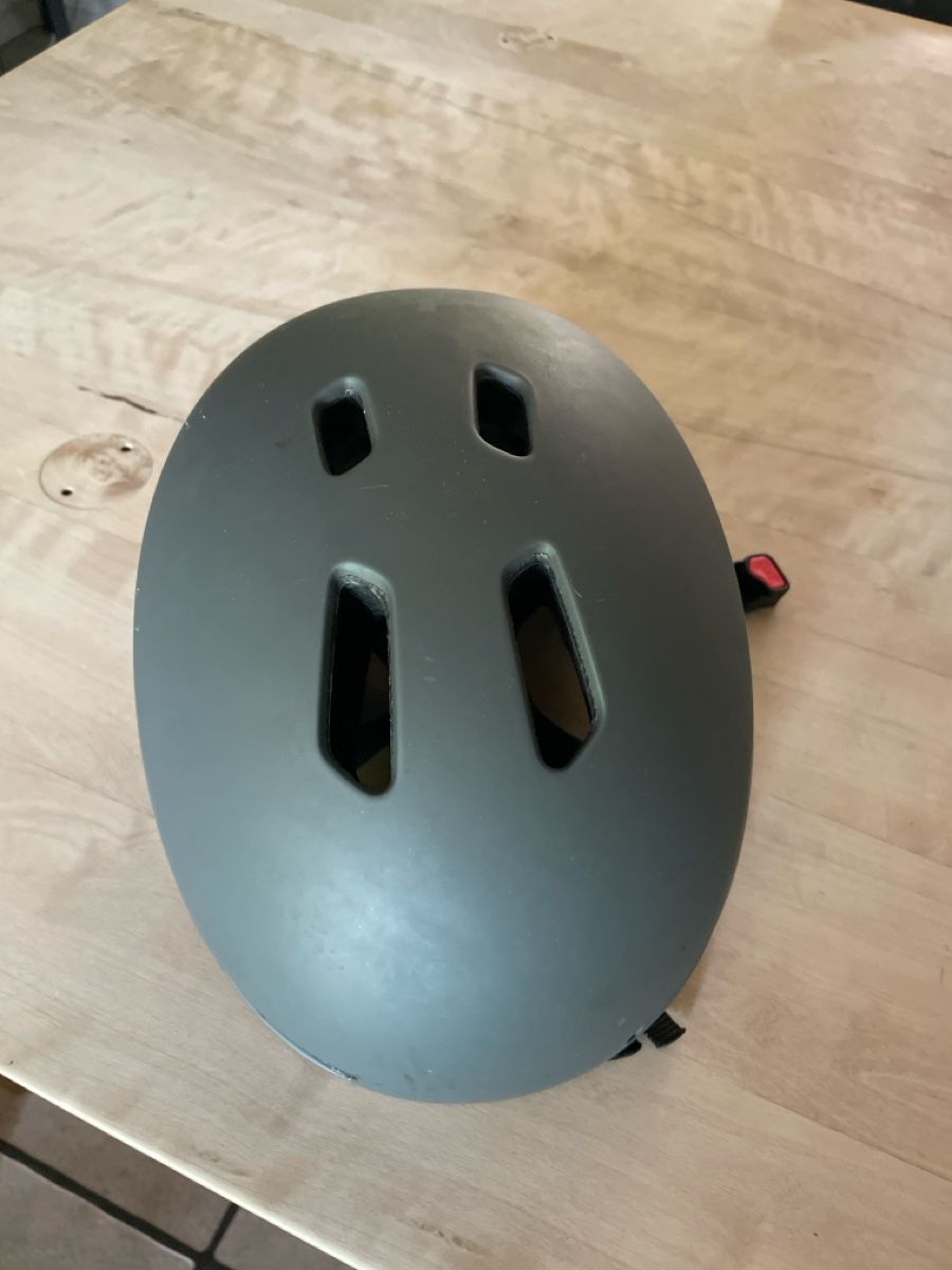 Alpina Caschi: Velohelm Alpina Grösse 53-57 – Usato da Muttenz venduto da Fertal