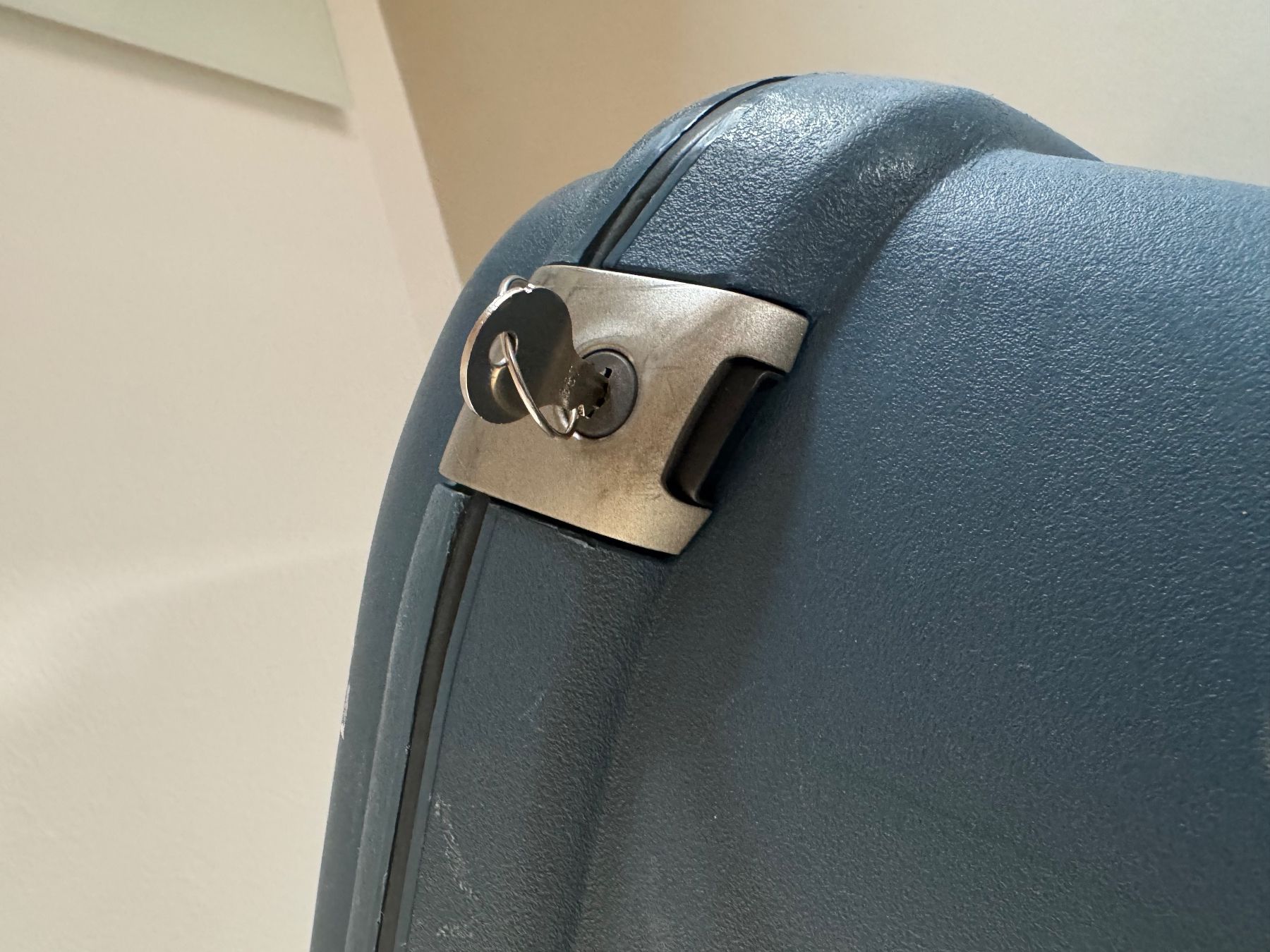 Samsonite Valigie: SAMSONITE ROLLKOFFER GROSS, FARBE BLAU – Usato da Oberentfelden venduto da May03 7