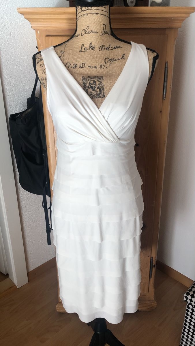 C&A Kleider: Robe blanche élégante à volants - Taille S/M – Neu (gemäss Beschreibung) aus Biel/Bienne von Lianumi