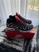 Nike Air Max Plus noir/rouge taille EUR 46