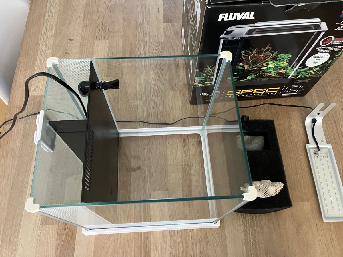 Acquari: SPEC-Aquarium 10l inkl Pumpe und Filter – Usato da Basel venduto da dacaccia 2