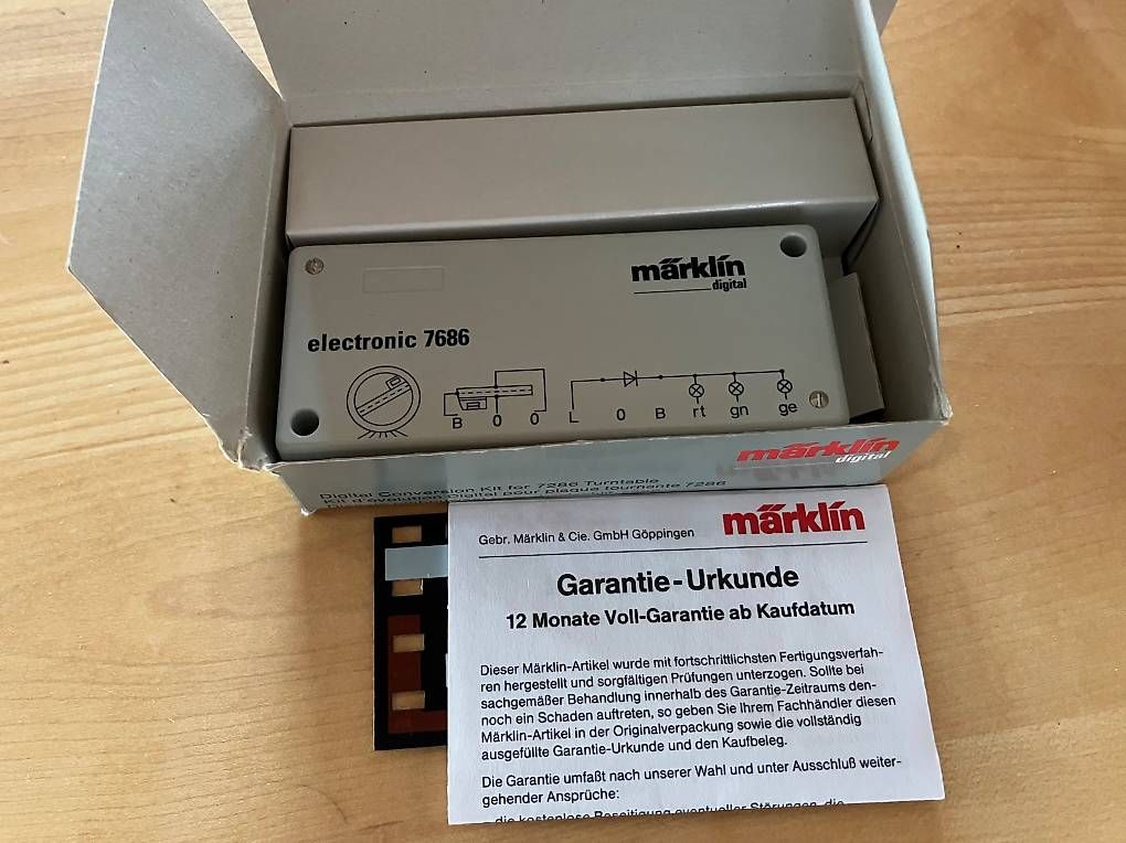 Märklin Modellini di ferrovie: Märklin Digitalsteuerset zu Drehscheibe 7286 – Nuovo e nell'imballaggio originale da Mont Tramelan venduto da Oktober1958 1