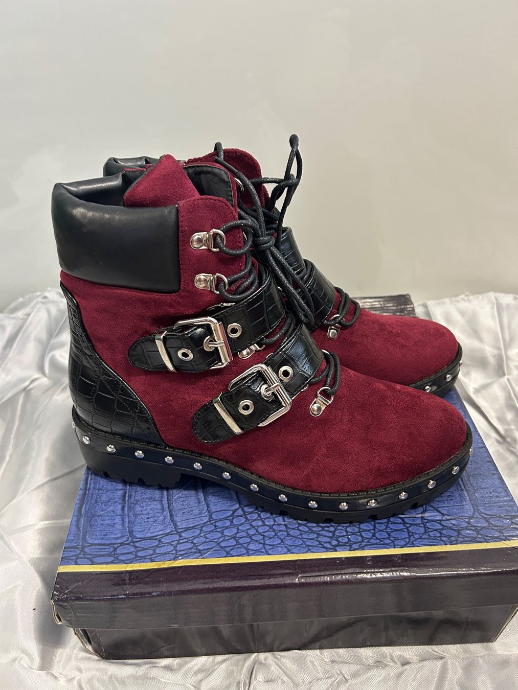 Chaussures femmes: Stiefeletten weinrot Gr 38 Neu Gratis Versand – Neuf avec emballage d'origine à Regensdorf par Spyke55 4
