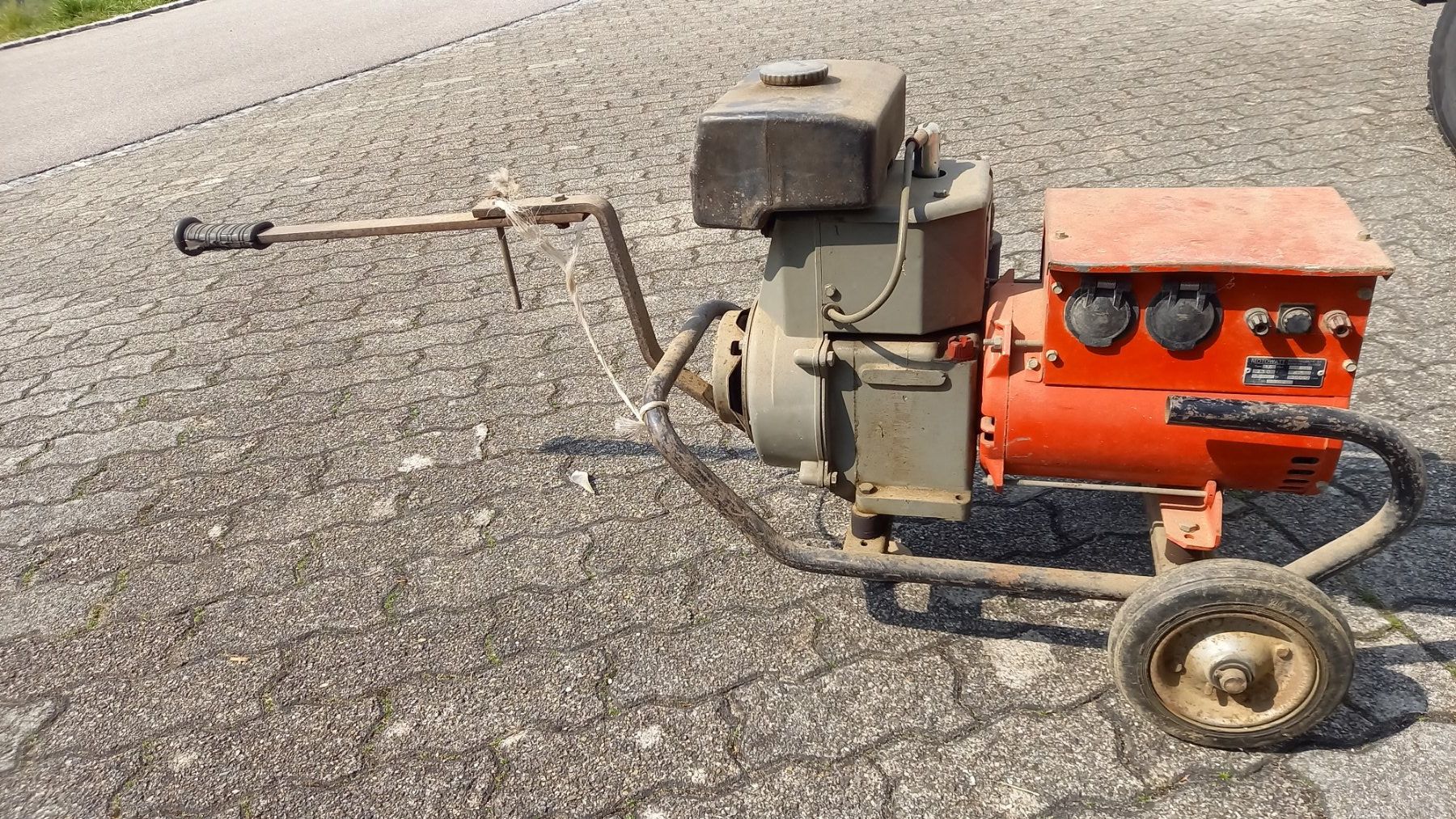 Generatori di corrente: Stromgenerator MAG Motor 1,5 KVA – Usato da Zuzgen venduto da Besu1