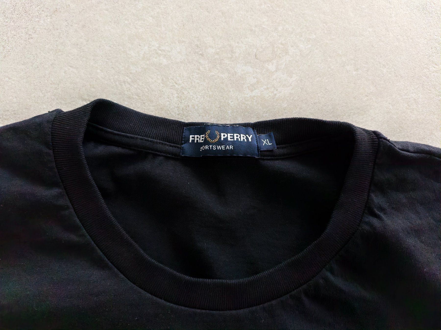 Fred Perry T-shirt: Fred Perry T-Shirt – Usato da Horgen venduto da mar_tdt5 1
