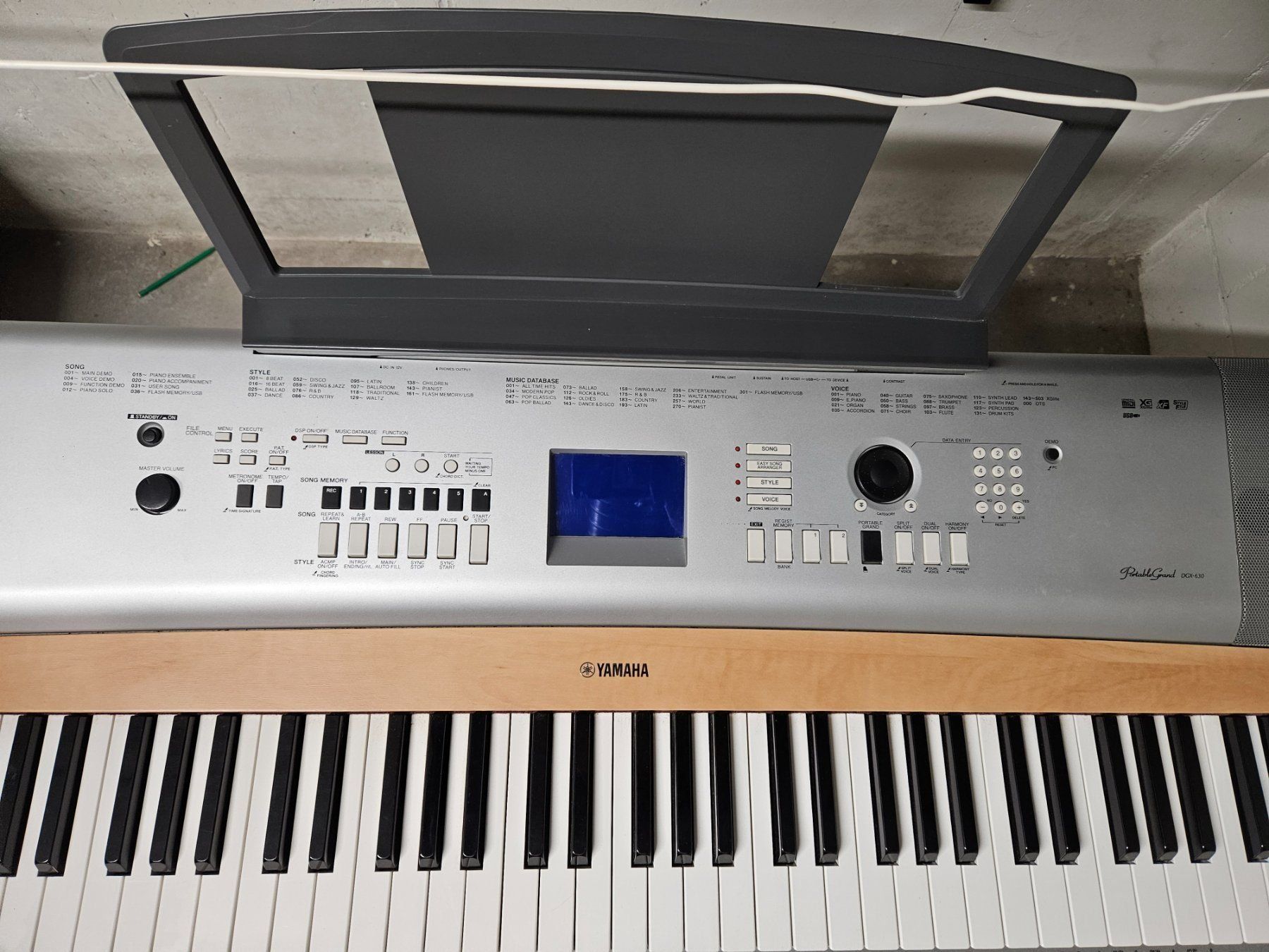 Yamaha Musikinstrumente: Keyboard Portable Frand DGX-630 – Gebraucht aus Kestenholz von cvx_889vv 5