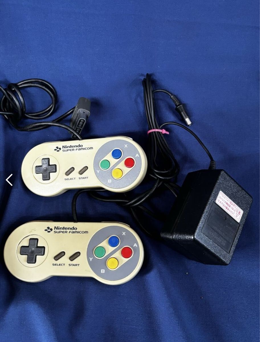 Nintendo Console: Nintendo Super Famicom SNES Japan Komplett 2 Controller – Usato da Spiez venduto da bauwohnen24.ch 1