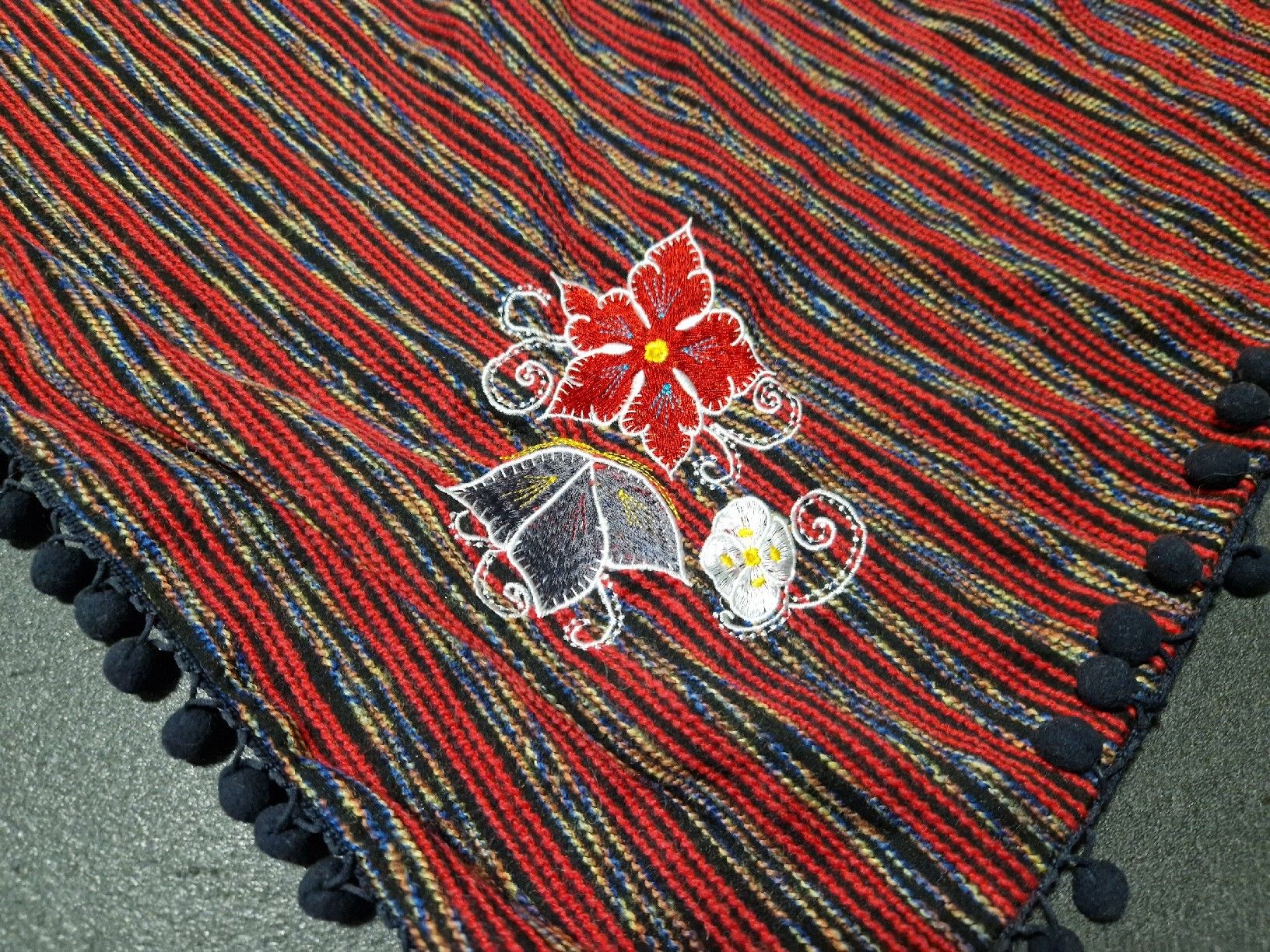 Desigual Foulard & Sciarpe: Sciarpa Desigual – Usato da Agno venduto da CatStyle 2