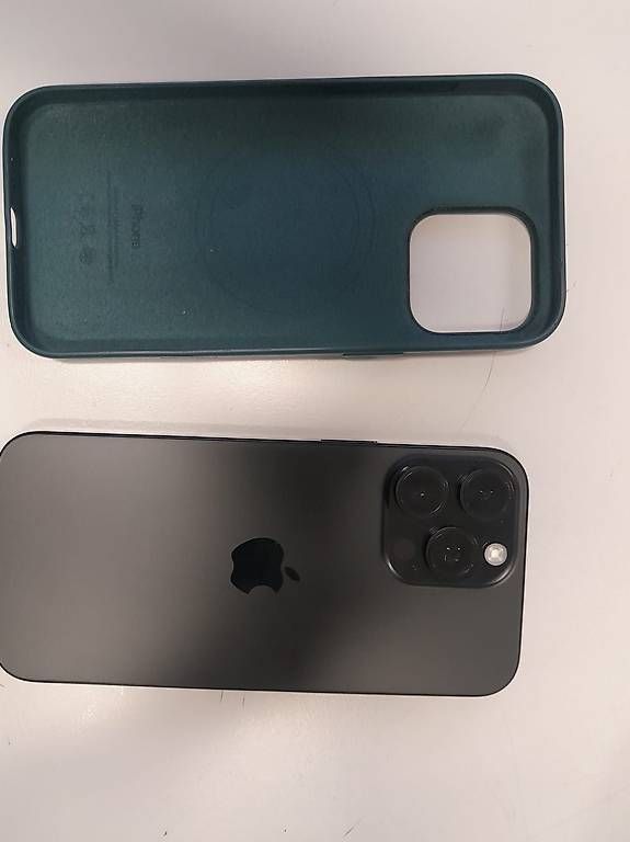 Telefoni cellulari / Smartphones: Apple iPhone 16 Pro Max  256GB  Black Titanium  – Usato da Mellingen venduto da OdinAxe 2