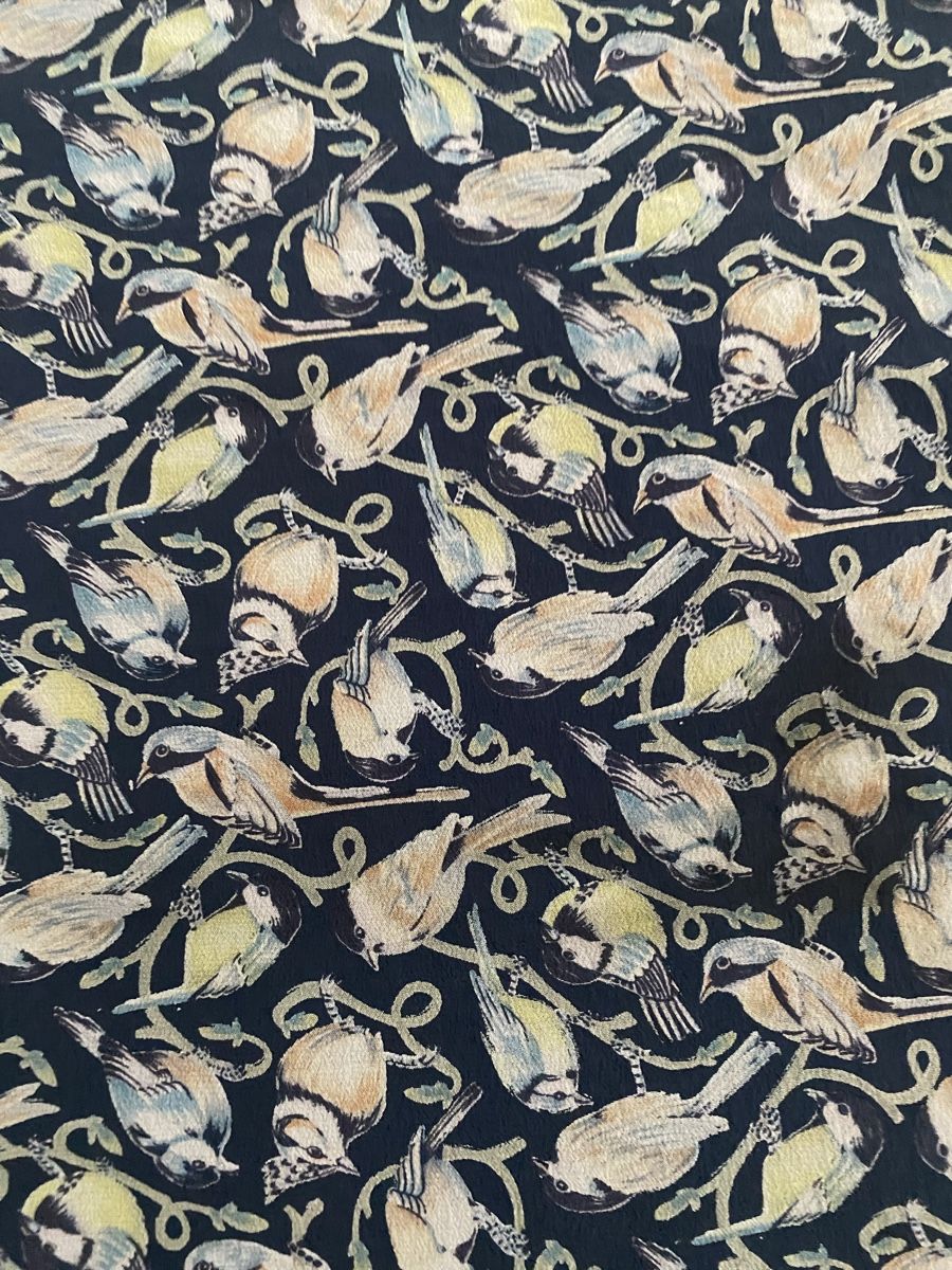 Fabric Frontline Foulard & Sciarpe: Fabric Frontline Seiden Schal 🌸 – Usato da Opfikon venduto da Luis144 4