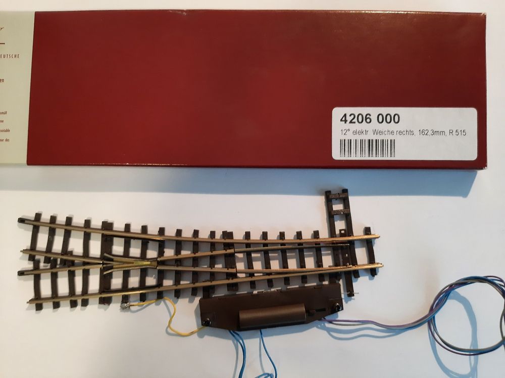 Bemo Modelleisenbahnen: Bemo H0m 4206 000 elektrische Weiche rechts 12° – Gebraucht aus Thun von Schwarzsee48