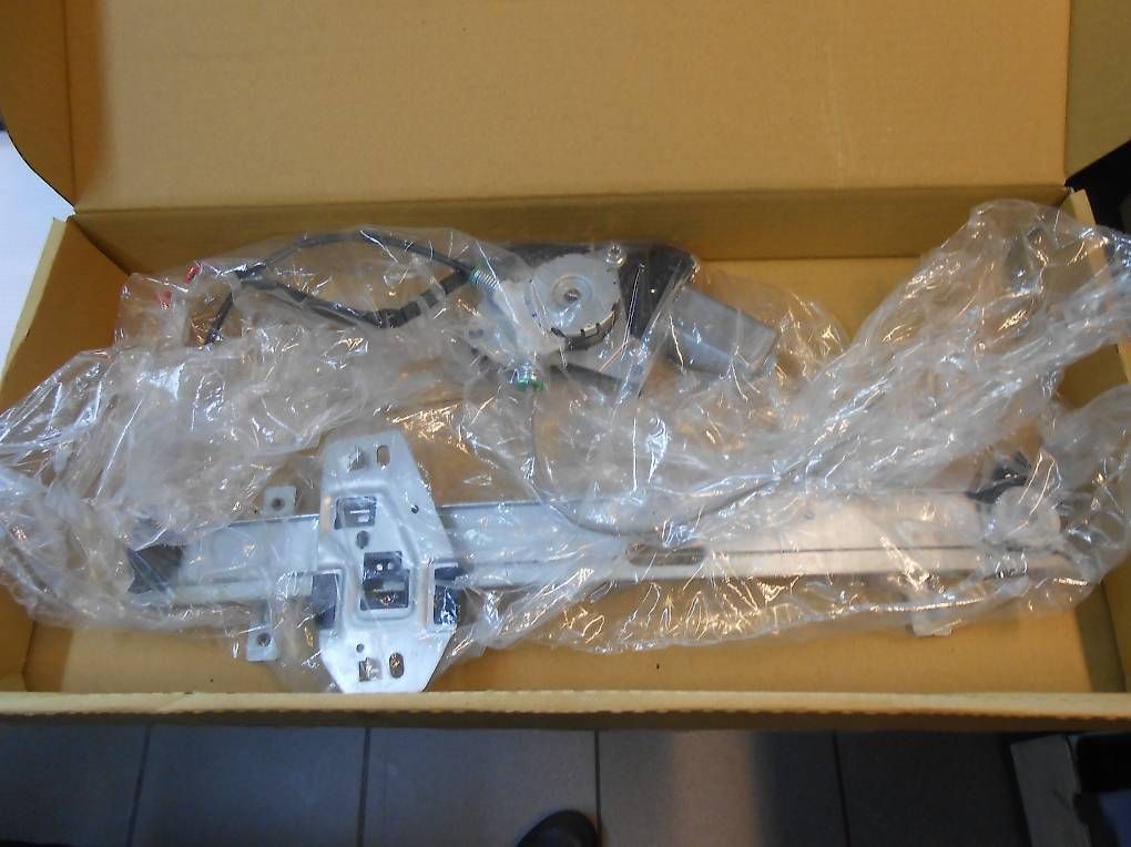 Tutti pezzi di ricambio auto: Lève-vitre Honda Civic – Usato da Léchelles venduto da guibus02 1