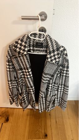 Schicker Bershka Blazer schwarz/weiss Gr. M