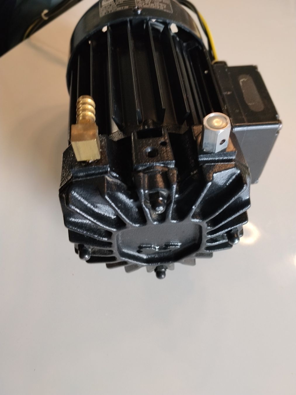 Compressori: Vakuumpumpe / Verdichter Becker VT 3.3 – Usato da Brügg BE venduto da obm_fs8d 5