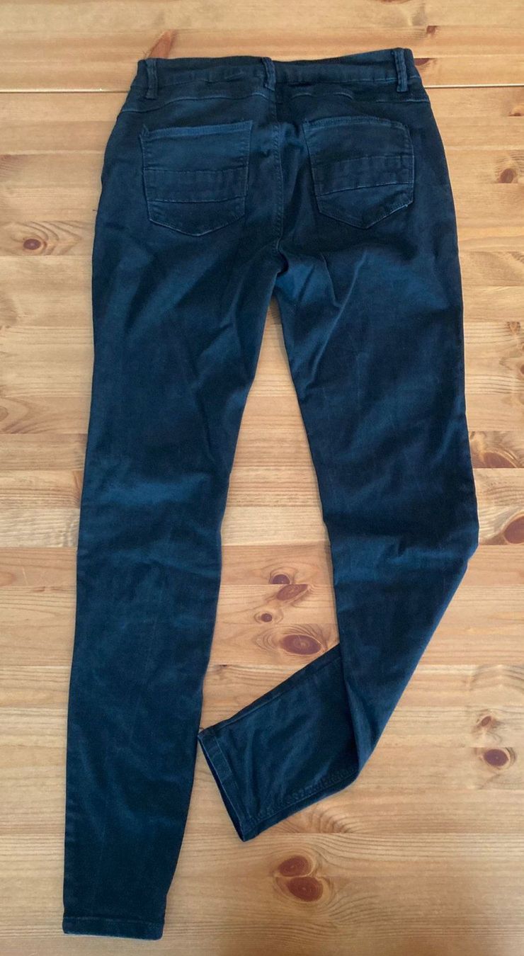 Pantaloni: Hosen schwarz gr.38 – Nuovo (secondo la descrizione) da Heimenhausen venduto da ChliineBaeremani 1